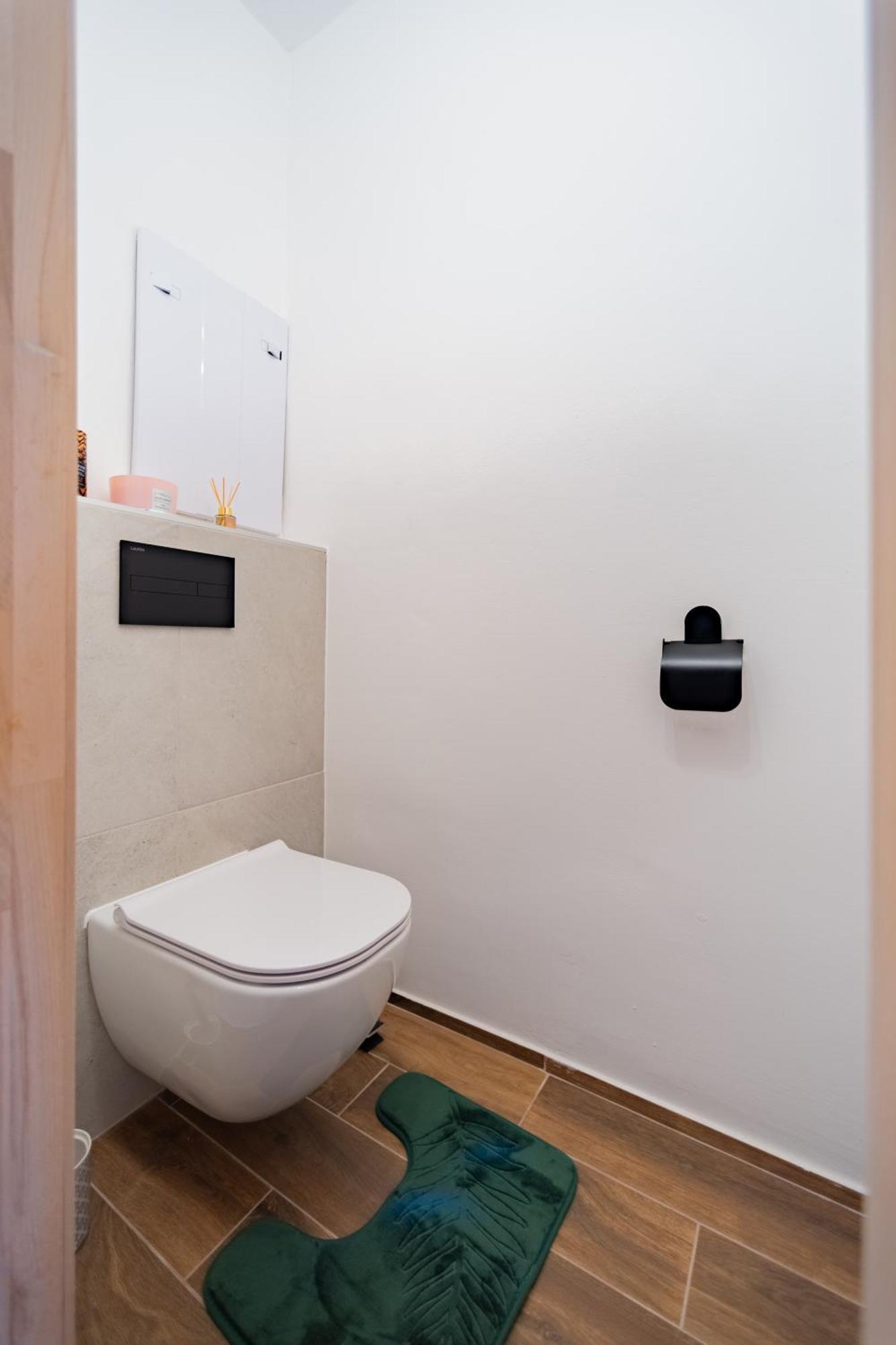 Barbyb Apartment - With Free Parking Bratislava Exterior foto
